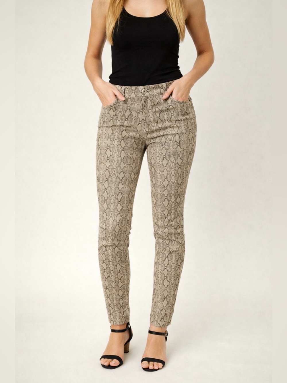 MUDD  Women’s Neutral Mid Rise Snakeskin Print Stretch Skinny Jeans Sz 9